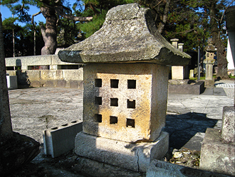 新貝弥七郎の墓(林泉寺)